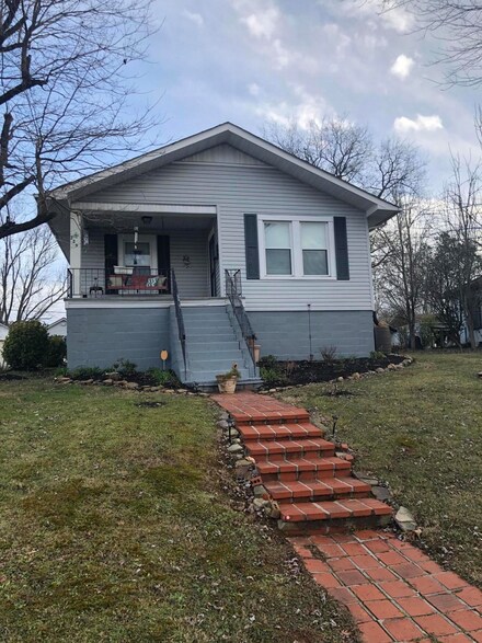 225 Telford St, Alcoa, TN 37701