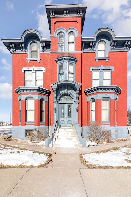 701 Center Ave, Bay City, MI 48708