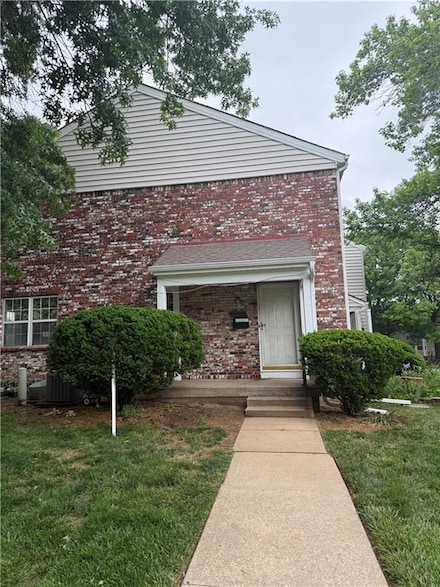 6815 N Askew Cir, Gladstone, MO 64119