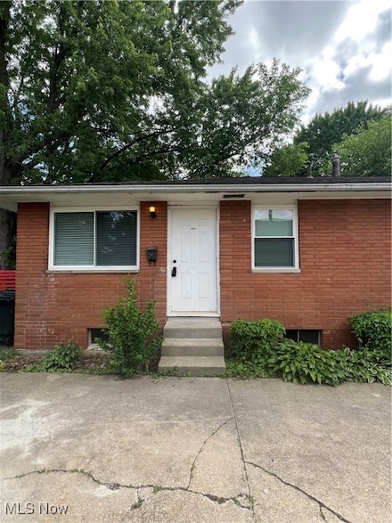2561 Edwin Ave, Akron, OH 44314
