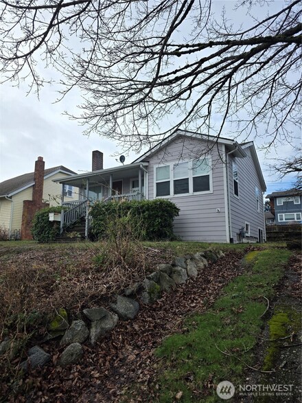 4025 35th Ave SW, Seattle, WA 98126