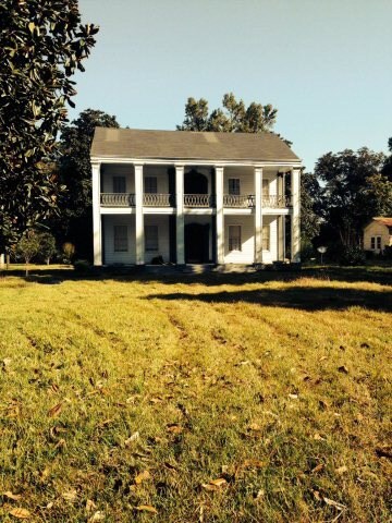 801 Chinquepin St, Port Gibson, MS 39150