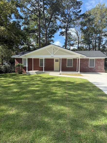 204 Oakdale Dr, Summerville, SC 29483