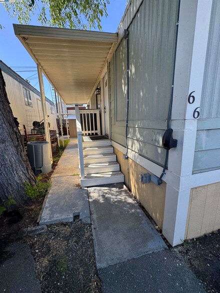 2399 E 14th St Unit 66, San Leandro, CA 94577