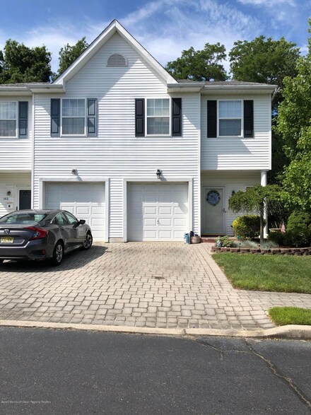 164 White St, Eatontown, NJ 07724