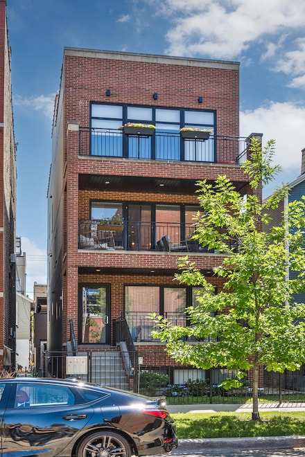 1011 N Winchester Ave Unit 2, Chicago, IL 60622
