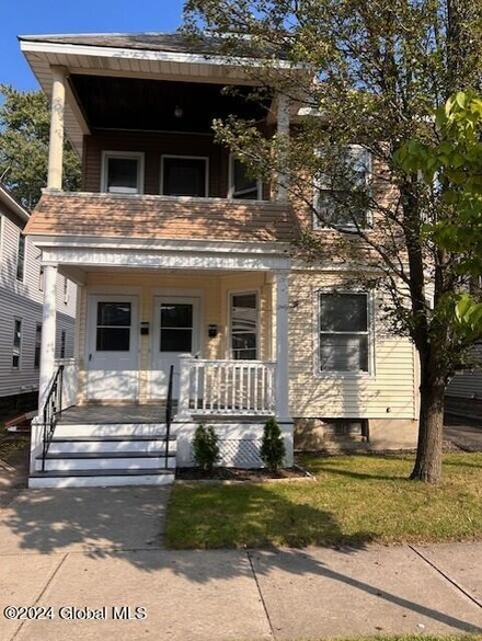 1042 Baker Ave, Schenectady, NY 12309