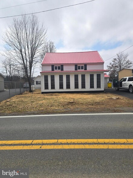 386 Specks Run Rd, Bunker Hill, WV 25413