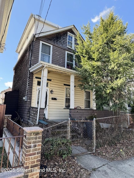 26 Metcalfe St, Staten Island, NY 10304