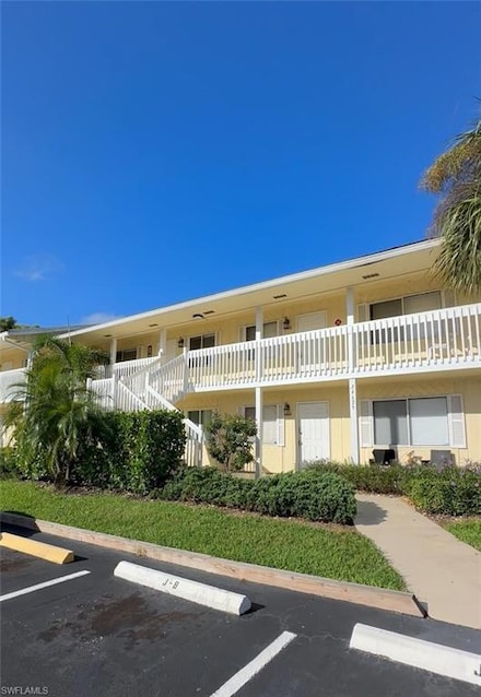 4629 Bayshore Dr Unit J7, Naples, FL 34112