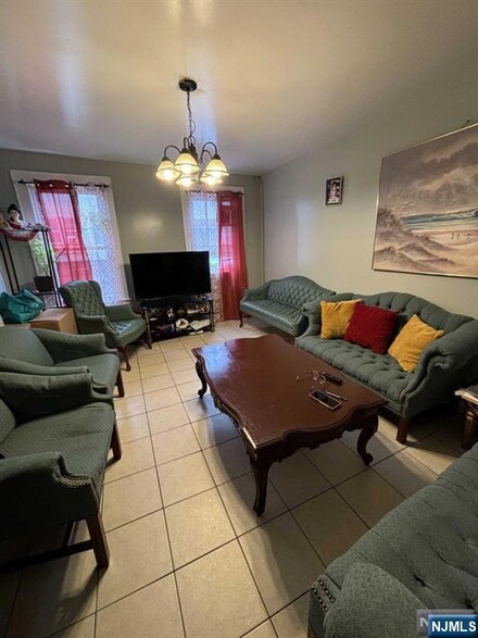 498 Summer St, Paterson, NJ 07501