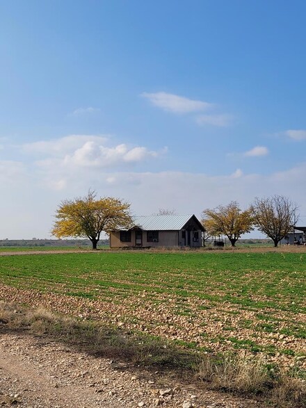 204 County Rd 289 Unit AB182, Ballinger, TX 76821