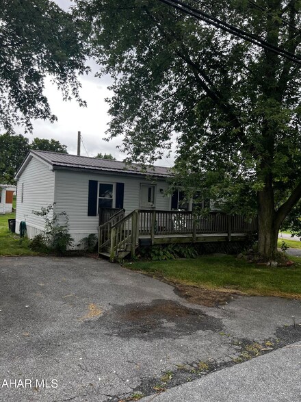 106 N Nicodemus St, Martinsburg, PA 16662