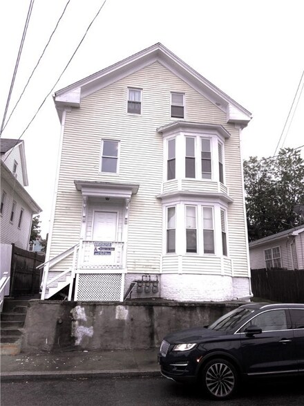 16 Benedict St, Providence, RI 02907