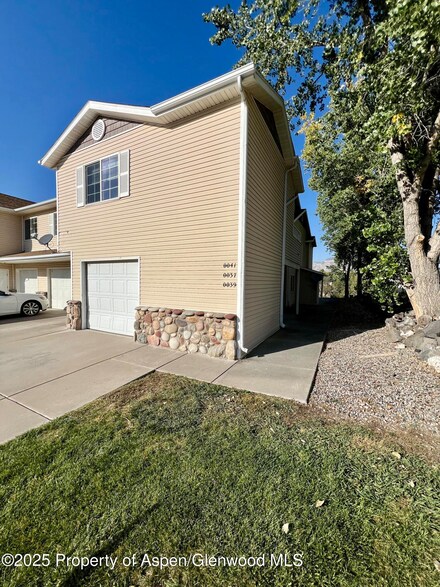 39 Angelica Cir Unit 2D, Parachute, CO 81635