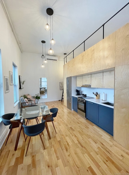 139 Orange St Unit 201, New Haven, CT 06510
