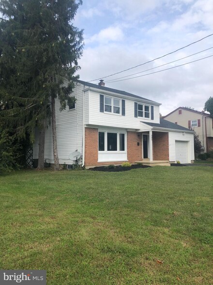 505 E Franklin Ave, Beverly, NJ 08010