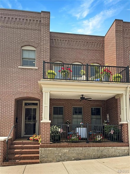 12 E Main St, Washington, MO 63090