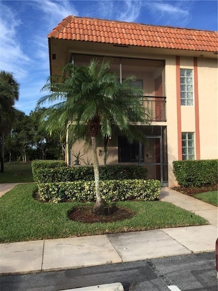 331 Lakeview Dr Unit 201, Weston, FL 33326