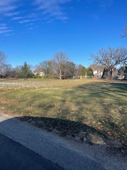6 Oaklane Dr, Ottawa, IL 61350