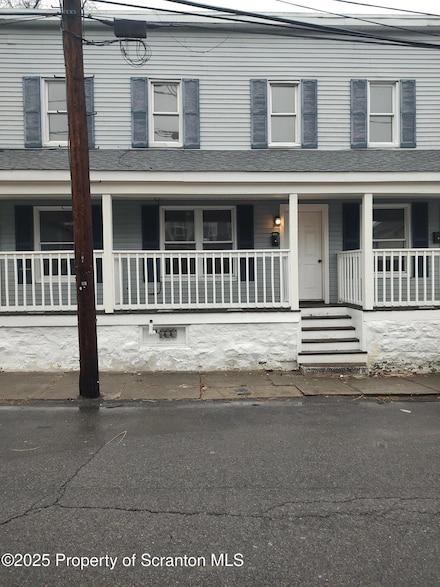 1010-1012 Halsey Ct, Scranton, PA 18504