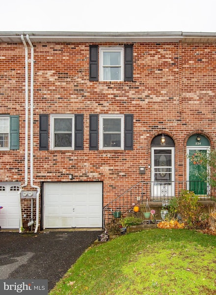 536 Valley Ln, Souderton, PA 18964