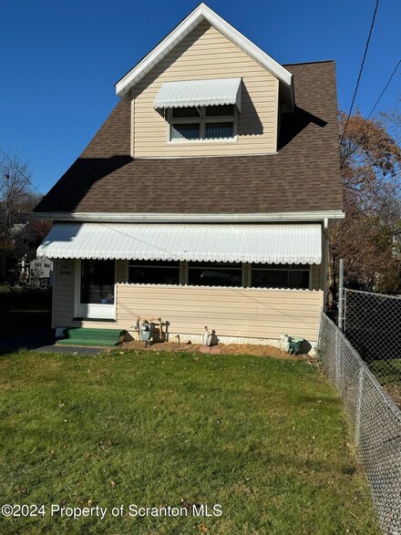 115 Dolph St, Olyphant, PA 18447