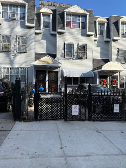 969 E 179th St, Bronx, NY 10460