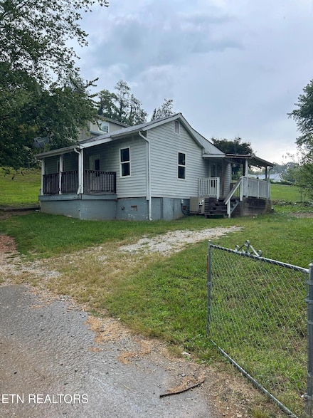 108 N 8th St, La Follette, TN 37766