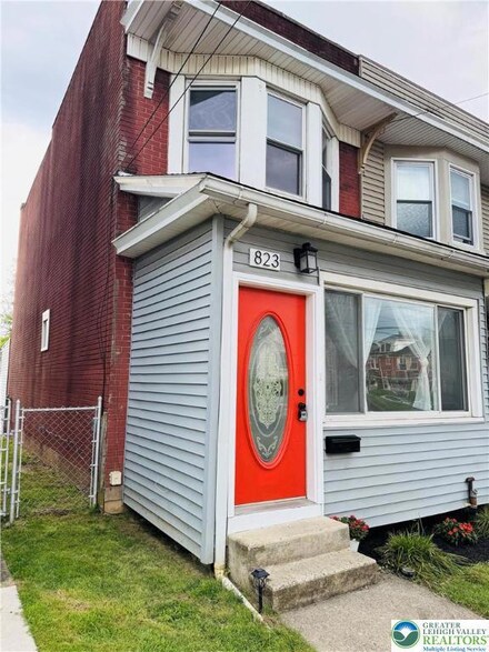 823 Spring St, Bethlehem, PA 18018