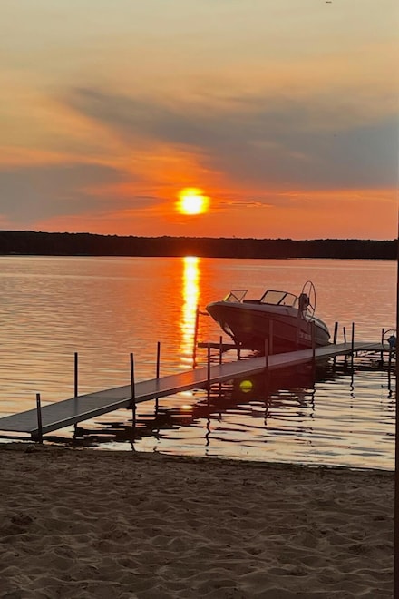 4029 E Shore Dr NE, Kalkaska, MI 49646