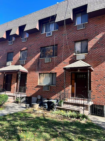 1009 166th St, Whitestone, NY 11357