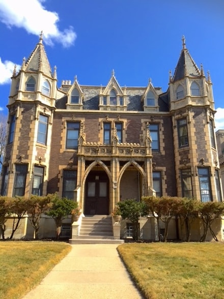 2236 N Terrace Ave, Milwaukee, WI 53202