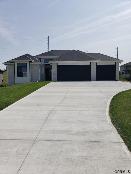 10113 S 181st St, Omaha, NE 68136