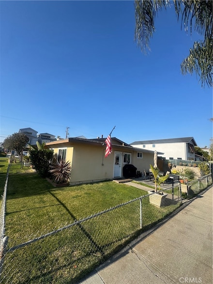 1502 Pecan Ave, Huntington Beach, CA 92648