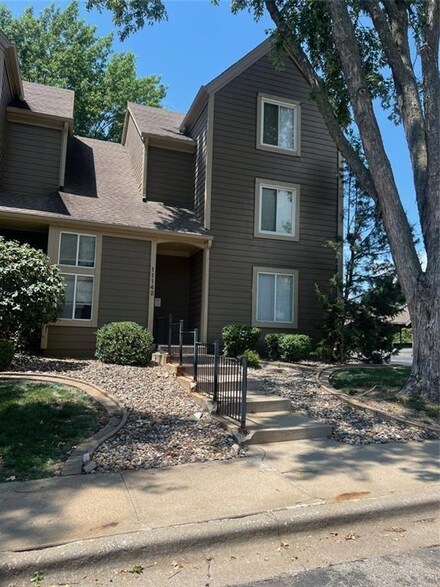 11142 Nieman Rd Unit 202, Overland Park, KS 66210