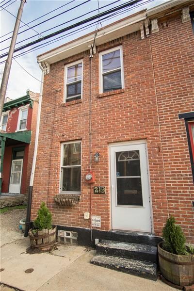 219 Jacksonia St, Pittsburgh, PA 15212