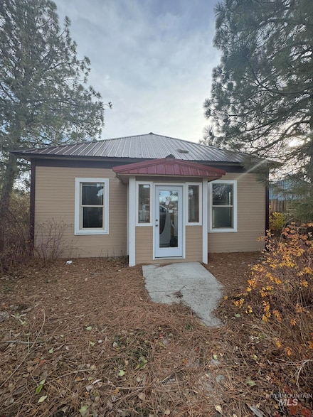 232 E Willow Ave E, Fairfield, ID 83327
