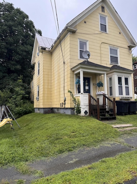 13 High St, Waterville, ME 04901