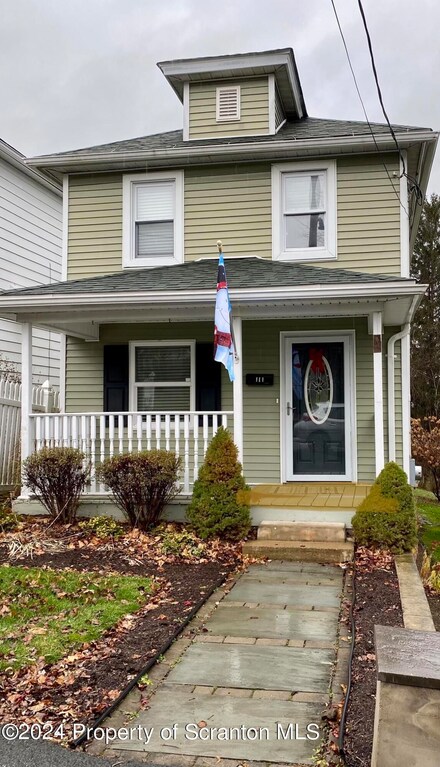 111 Coppernick St, Throop, PA 18512