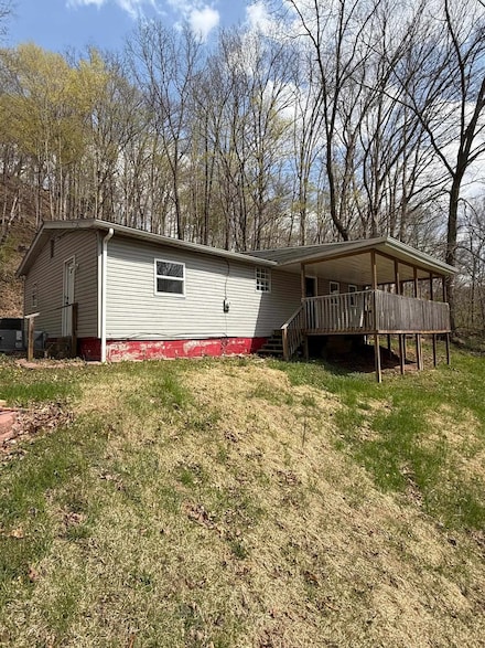 4453 8th Street Rd, Huntington, WV 25701