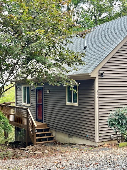 553 Gun Mountain Dr, Monroe, VA 24574