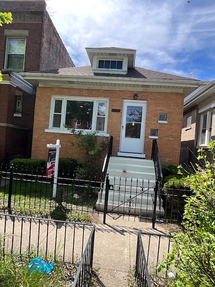 6954 S Prairie Ave, Chicago, IL 60637