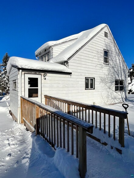 177 Gleason Rd, Duluth, MN 55810