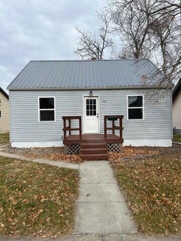416 W 11th Ave, Mitchell, SD 57301