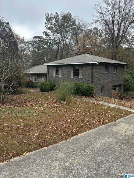 2817 4th St NW, Center Point, AL 35215