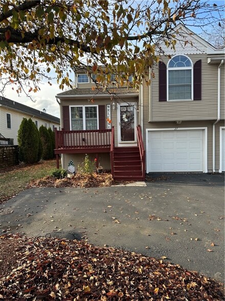 27 Tabor St Unit 1, Cranston, RI 02920
