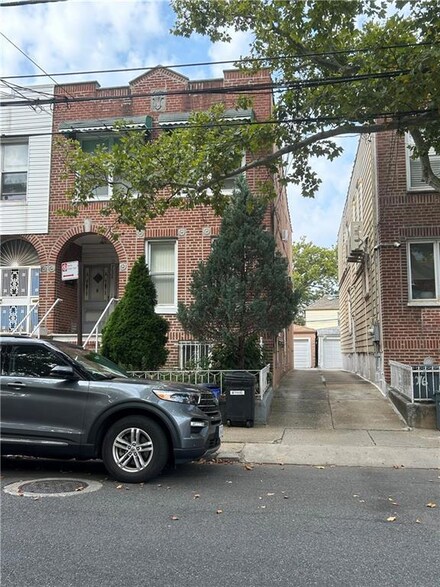 2020 W 11th St, Brooklyn, NY 11223
