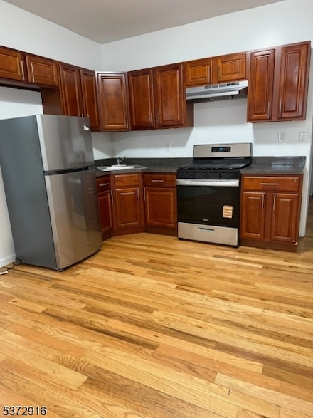 166 Goodwin Ave, Newark, NJ 07112