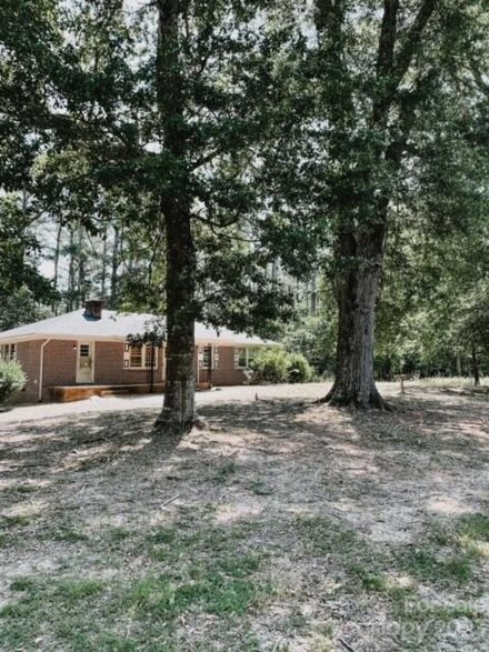 1532 Center Rd, Chester, SC 29706